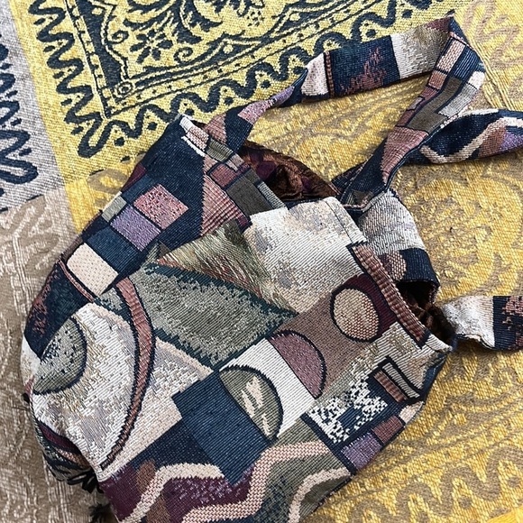 Vintage tapestry bag 🖤 - Picture 11 of 13